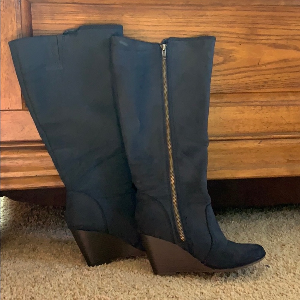 Women’s tall navy blue brushed suede boots
